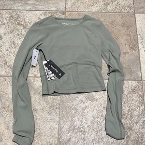 Aritzia TNA butter bound long sleeve